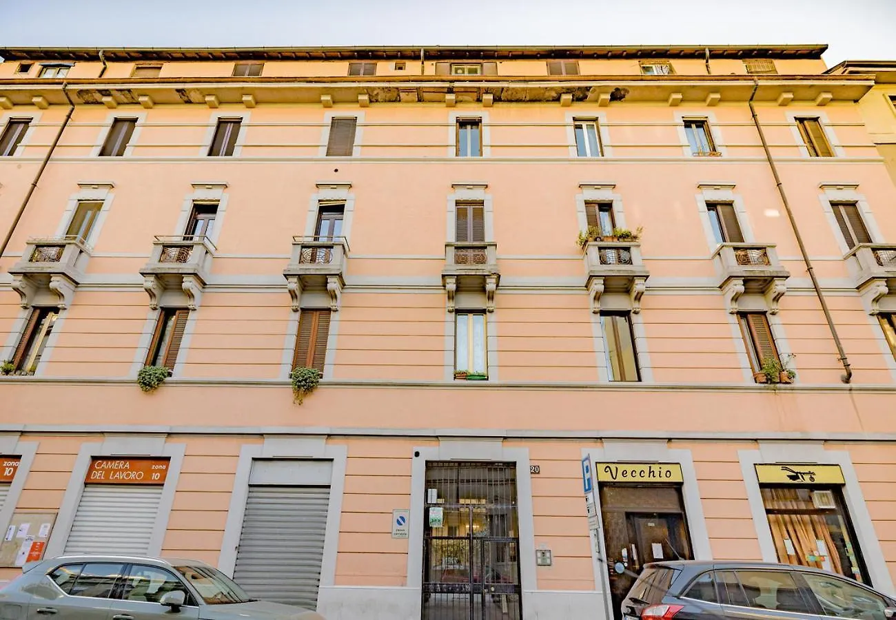 Turrohouse-Duomo 12 Minutes Away Apartment Milan