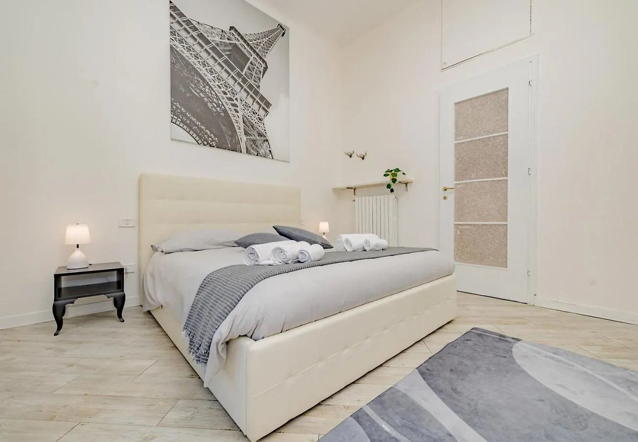 Turrohouse-Duomo 12 Minutes Away Apartment Milan